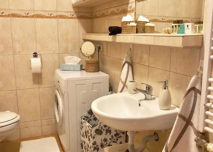 Апартаменты Urbanelegance Escape, Location, Private Parking